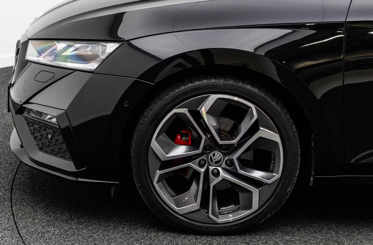 Skoda Octavia Combi 2.0 TDI 200ch RS DSG7/Toit ouvrant/Attelage/Caméra/Matrix/Aff tête haute/Canton