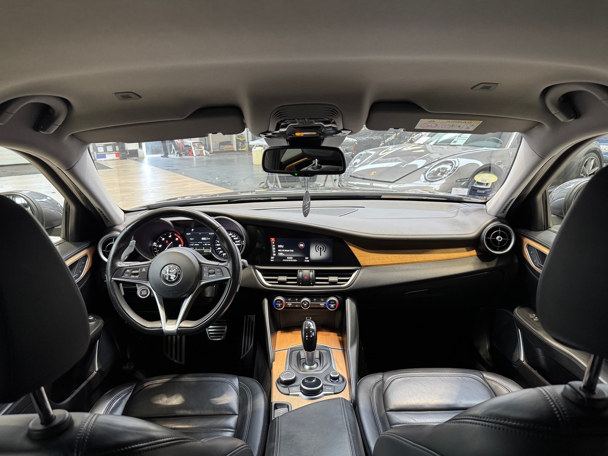 Alfa Romeo Giulia VELOCE 2.2 JTD Q4 AT8 210CV CAM/SIEGE ET VOLANT CHAUFFANT SUIVIT COMPLET N