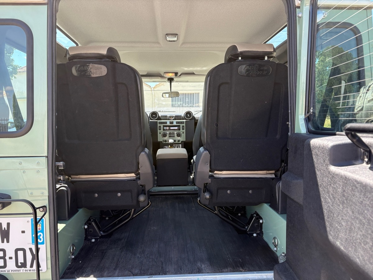 Land-Rover Defender 3  2.2 TD 122 HERITAGE EDITION