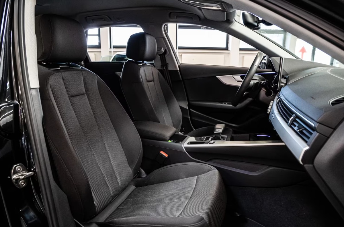 Audi A4 Allroad V 40 TDI 204ch Avus quattro S tronic 7 Attelage Phares LED matrix Caméra