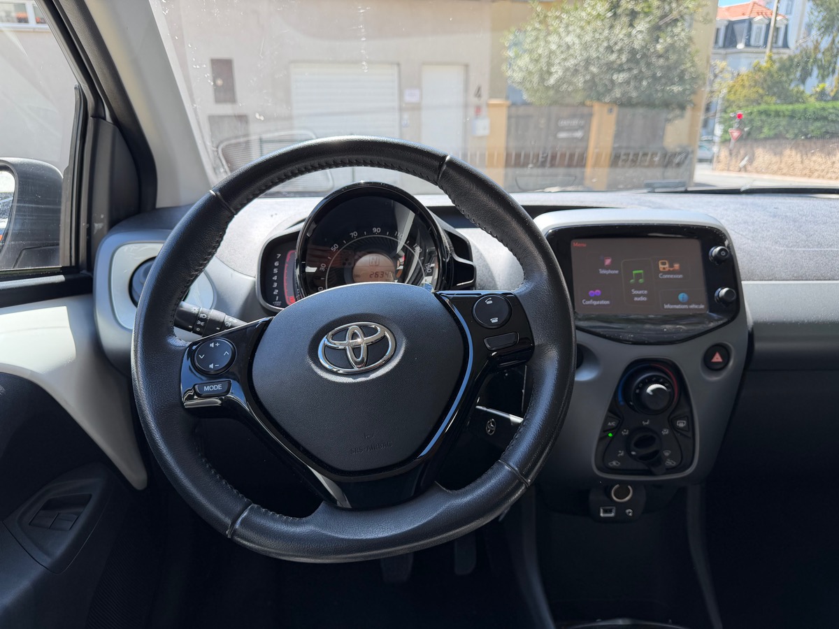 Toyota Aygo 1.0 VVTi 72 CV Boîte auto Phase 2 / KM Réel / Cim / écran / Caméra de recul