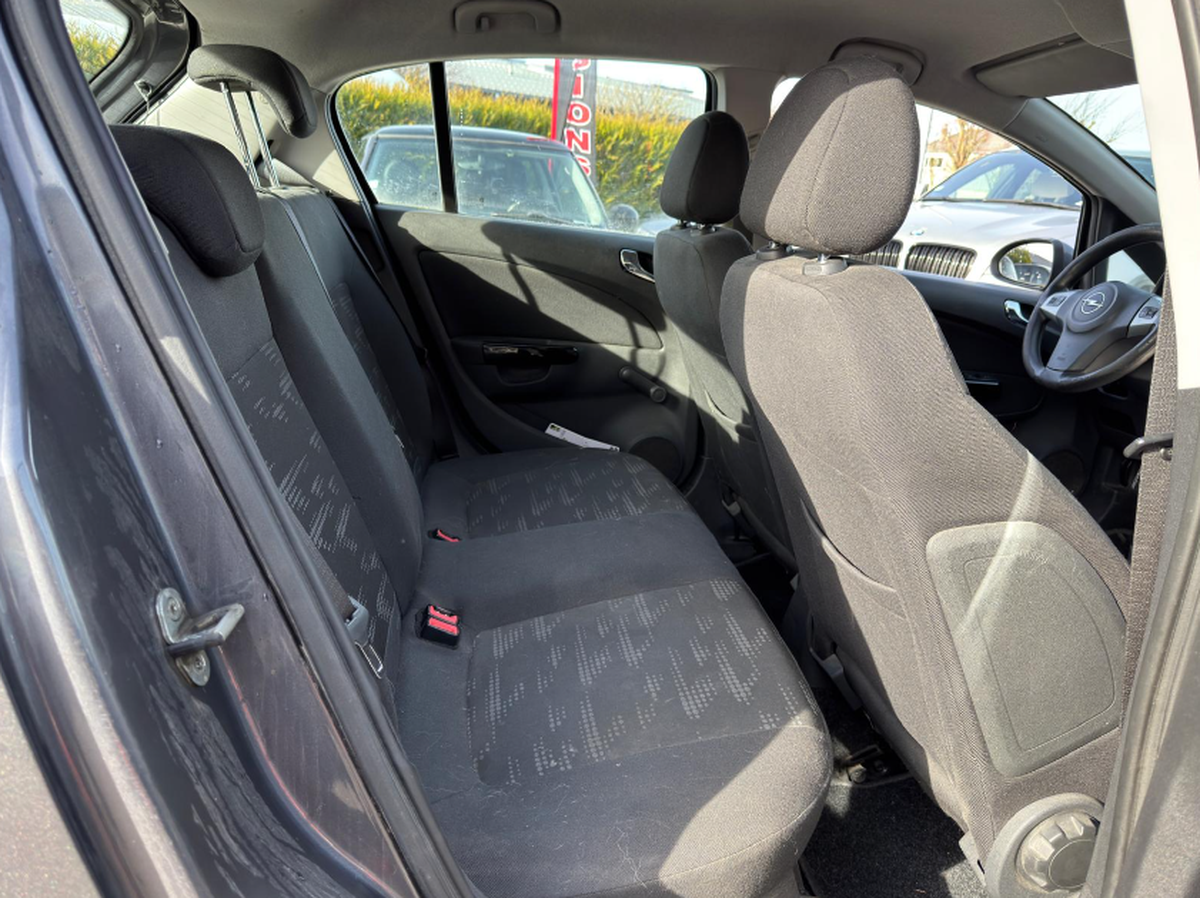 Opel Corsa 1.3 cdti 75ch 5 portes GPS / Aide au stationnement / Clim /