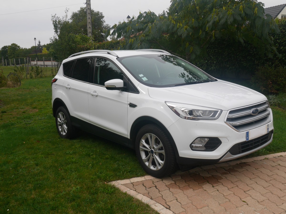 Ford Kuga 1,5l TDCI 120 ch | TITANIUM POWERSHIFT