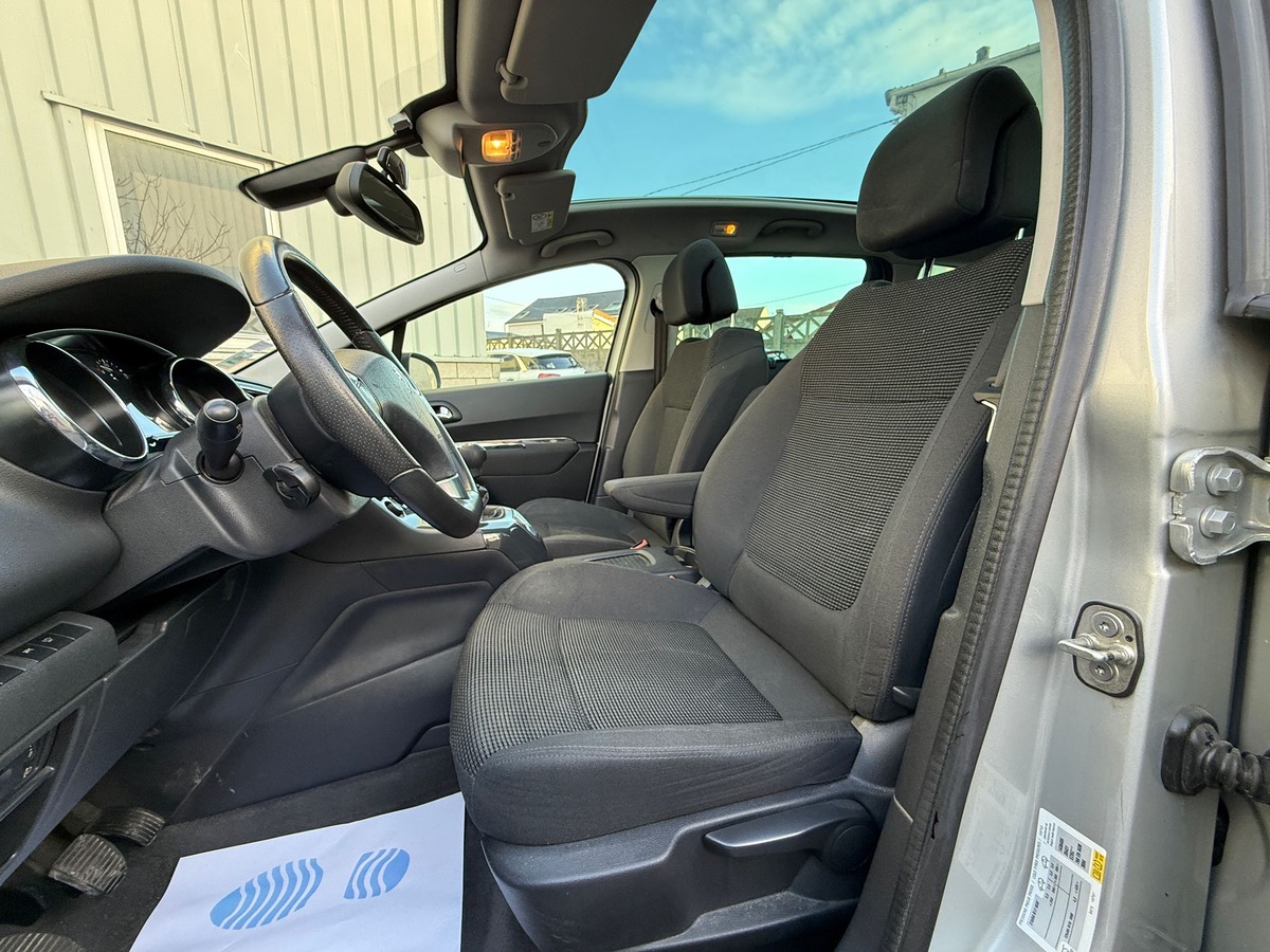 Peugeot 5008 1.6 HDI 120 CV allure 7 places