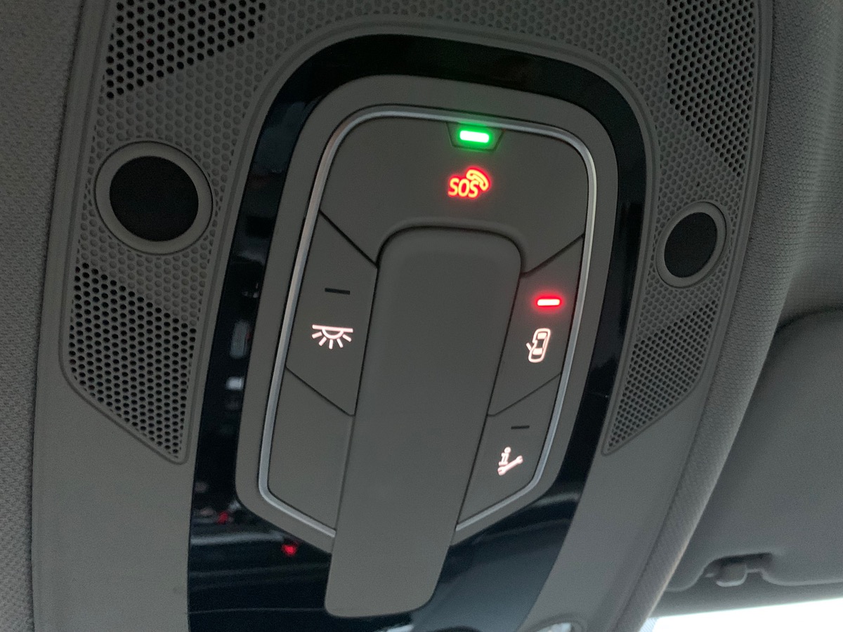 Audi A4 Avant 150 ch | Caméra 360° | Virtual cockpit |  Attelage amovible | Sièges chauffants