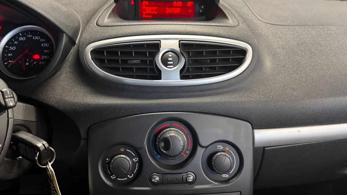 RENAULT Clio III 1.2i 75CH GPL 1ere Main