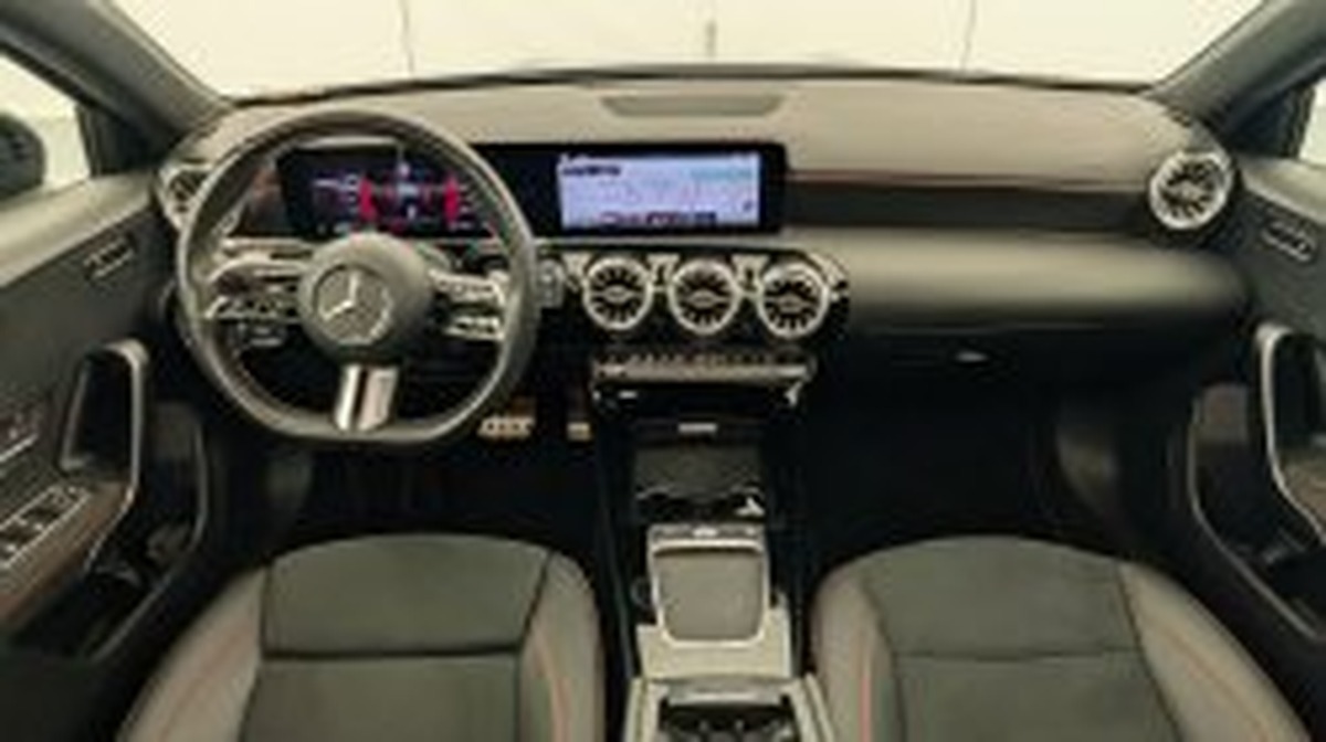 Mercedes-Benz Classe A 200 7G-DCT AMG LINE