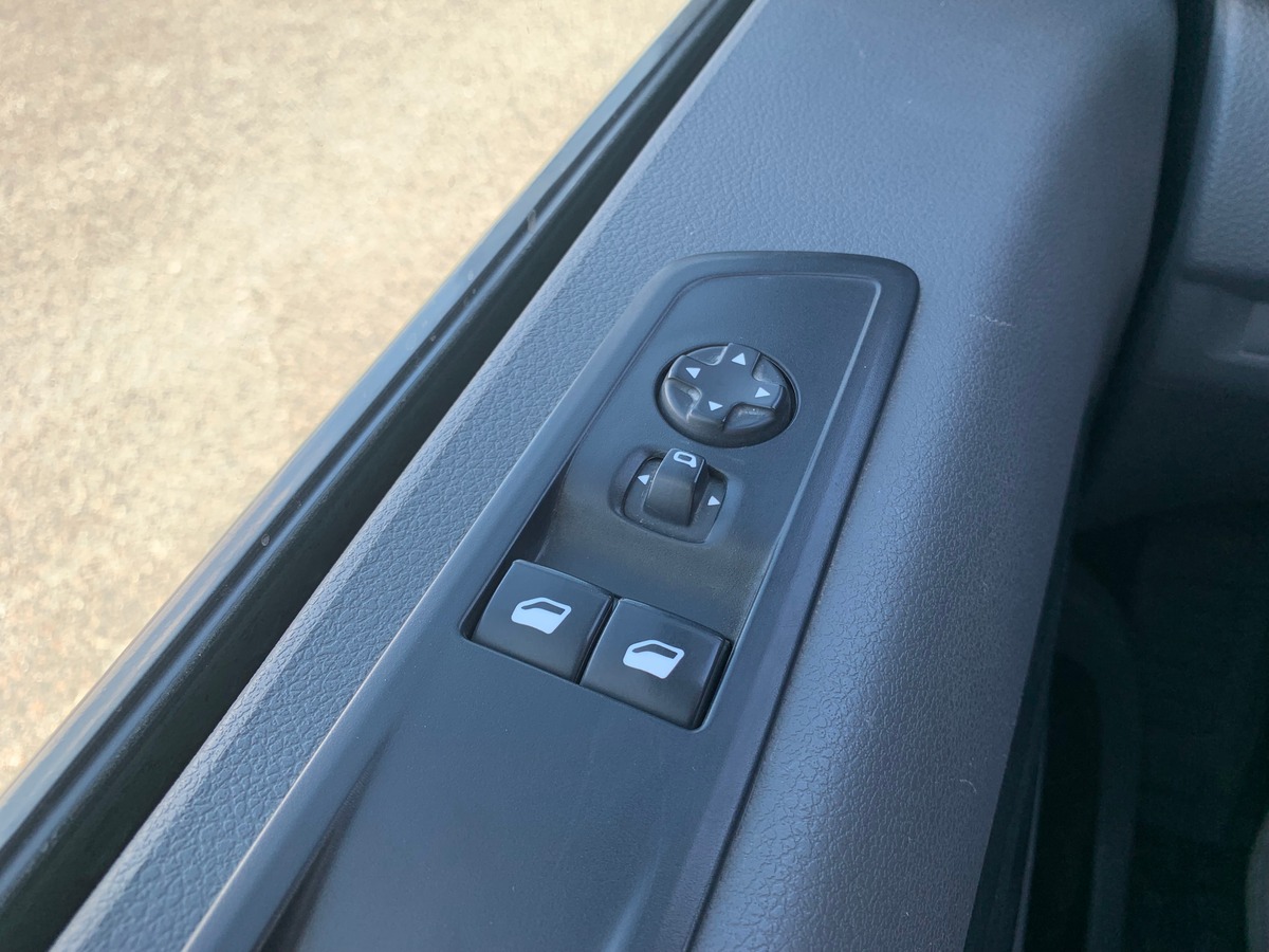 Toyota ProAce 120 chevaux | 3 Places | Medium | Apple car play | GPS | Régulateur de vitesse | Radar