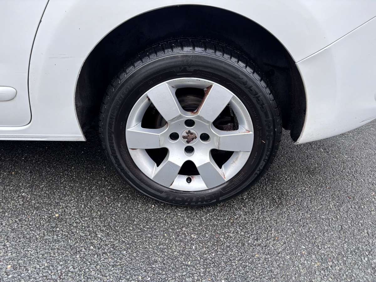 Peugeot 5008 1.6 e-HDi Business Pack - Révisé - Garantie