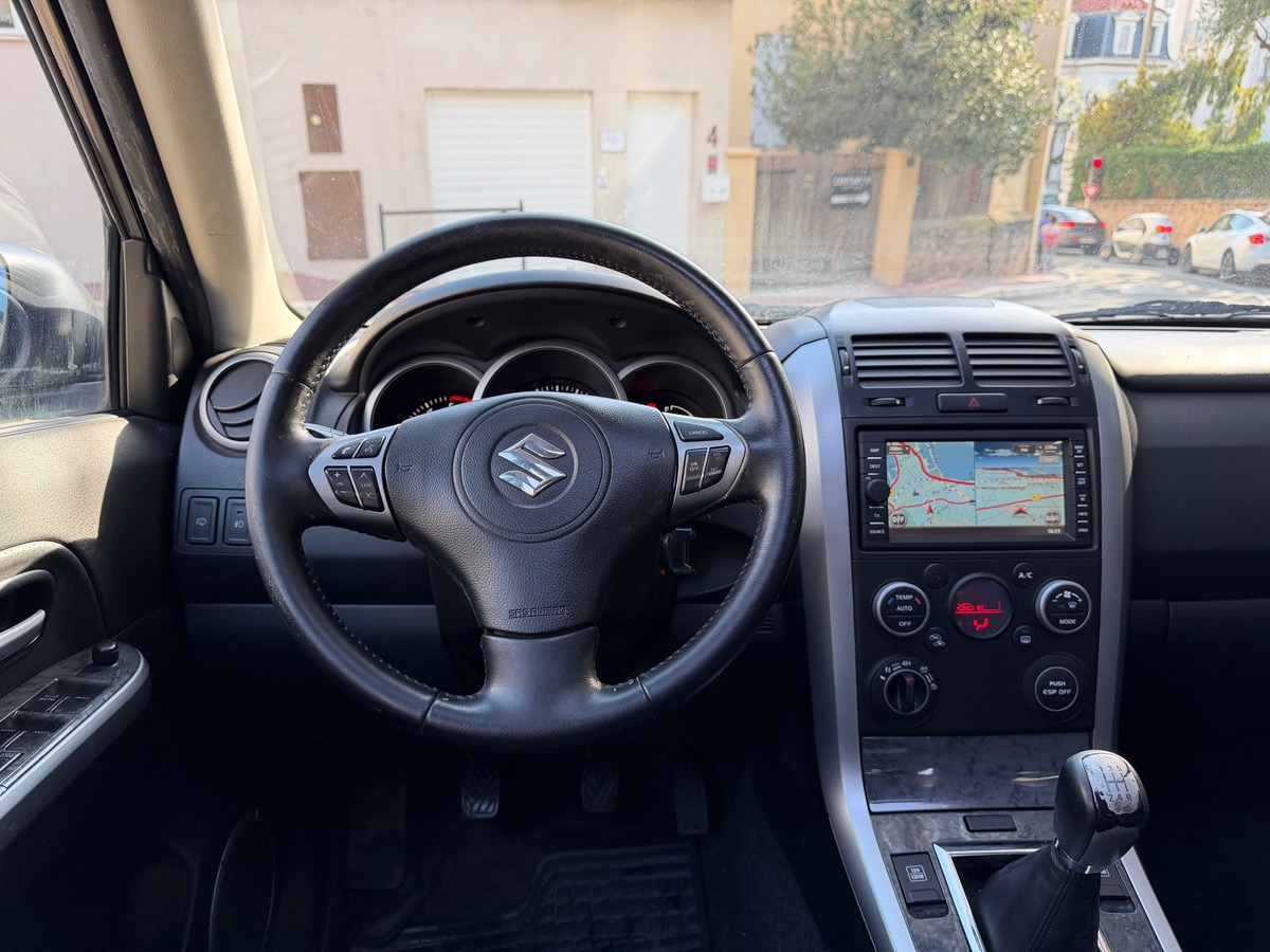 Suzuki Grand Vitara 1.9 DDIS 129 CV / 1er Main / 4WD / Toit Ouvrant / 5 Portes / GPS /Cim