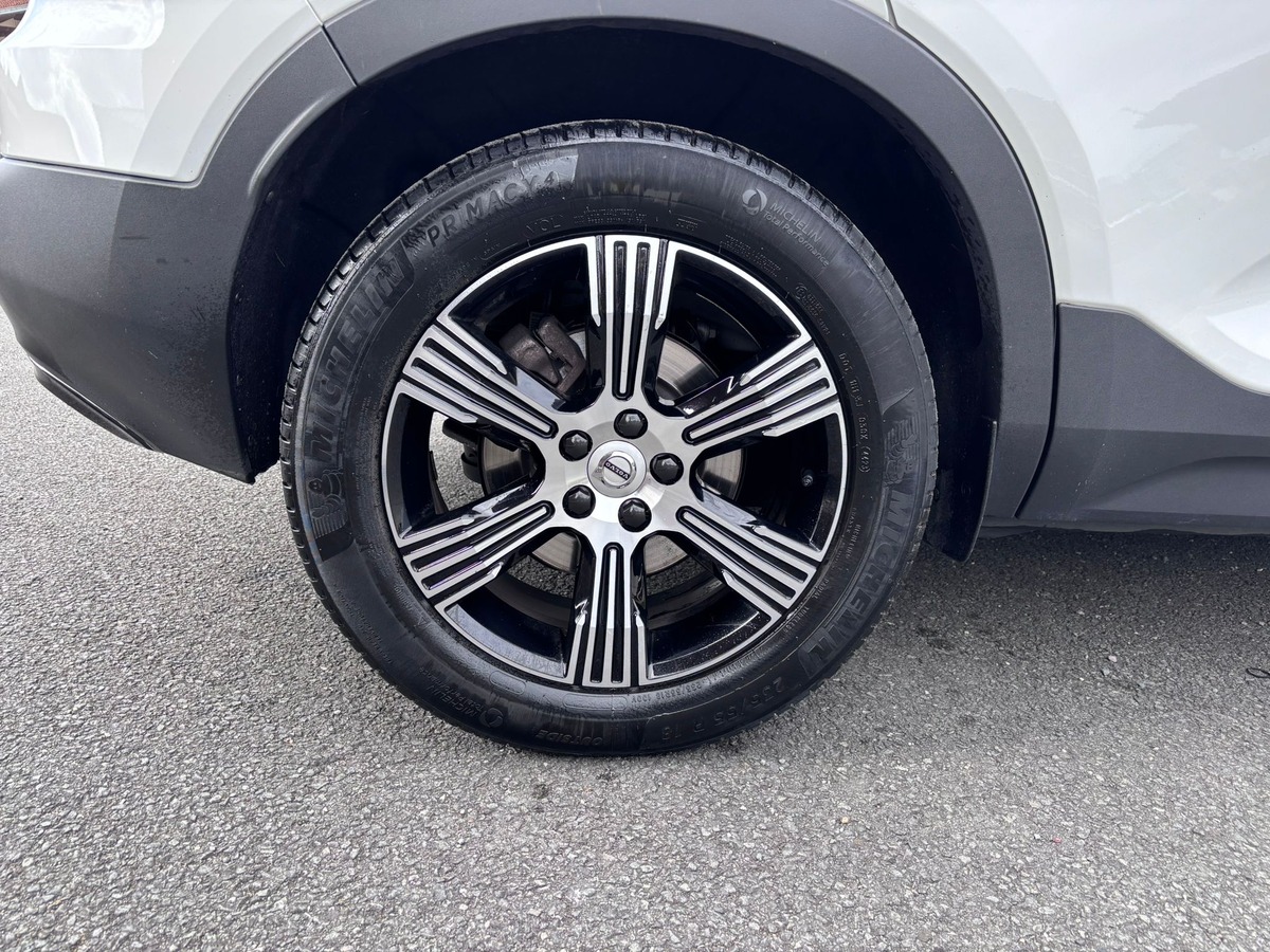 Volvo XC40 2.0 T6 HYBRID - TVA RECUPERABLE - Attelage électrique
