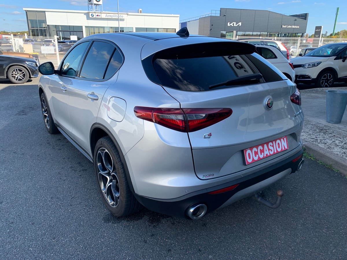 Alfa Romeo Stelvio 210 | Turismo | Toit ouvrant Panoramique | Attelage | Jantes 20" | Caméra recul