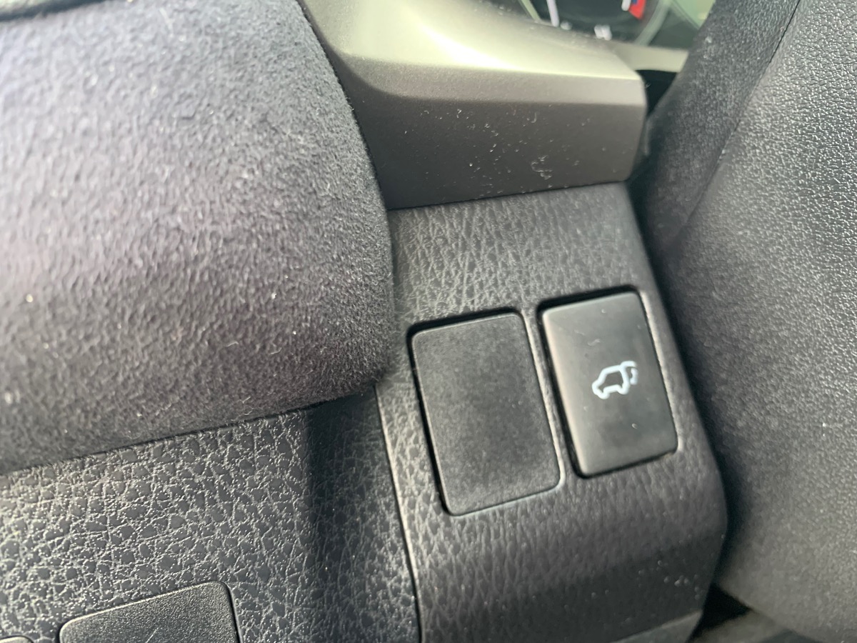 Toyota RAV4 143 | DESIGN | D-4D | 2WD | GPS | Caméra recul | Sièges avant sport | Régulateur vitesse