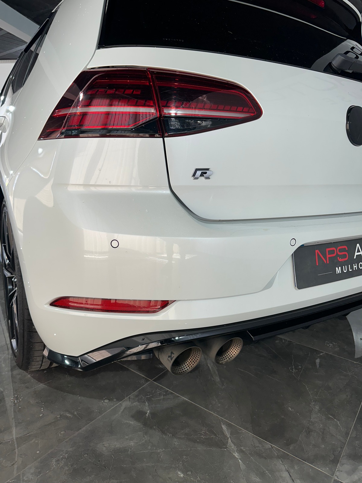 Volkswagen Golf 2.0 TSi 300 CH AKRAPOVIC