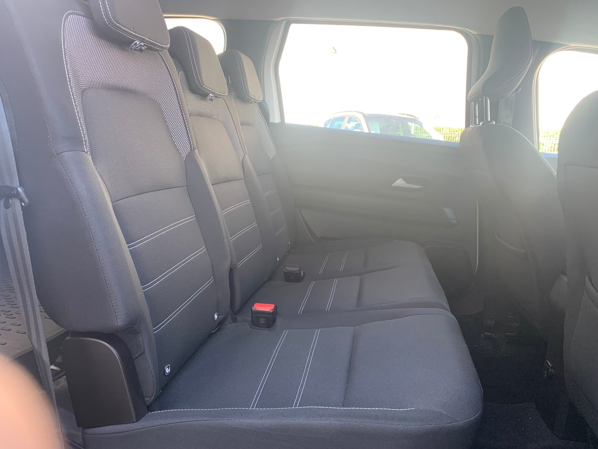Dacia Jogger 140 | EXPRESSION | Hybride | Radar | Attelage | Bluetooth | Climatisation | Régulateur