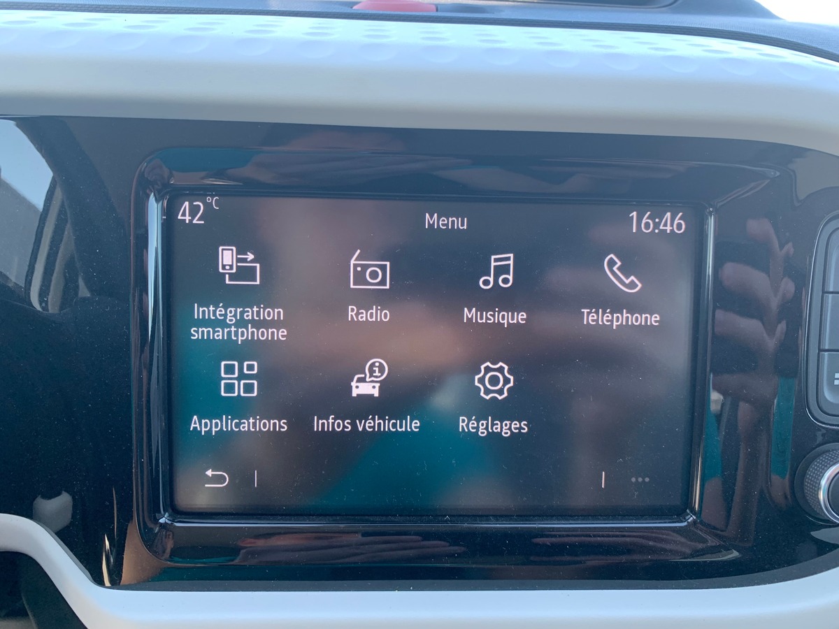 RENAULT Twingo EQUILIBRE |  Aide au parking arrière | Apple car play | Premiére main