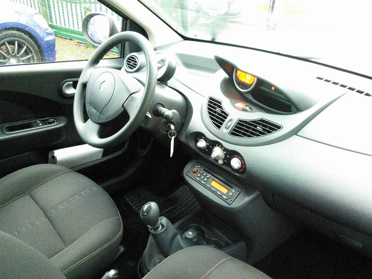 RENAULT Twingo 1.2 75  Dynamique  Climatisation FAIBLE KM - GARANTIE ET REVISEE