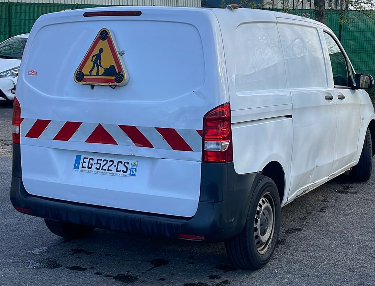 Mercedes-Benz Vito VU 111 cdi PRO 2 portes latérales HT 