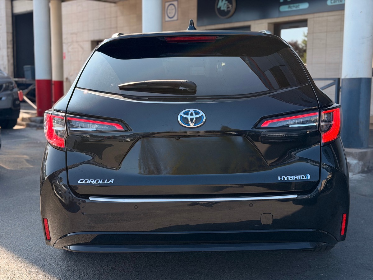 Toyota Corolla Design Touring Sports 1.8 VVT-i GPS 122 HSD CVT 98 cv Boîte auto