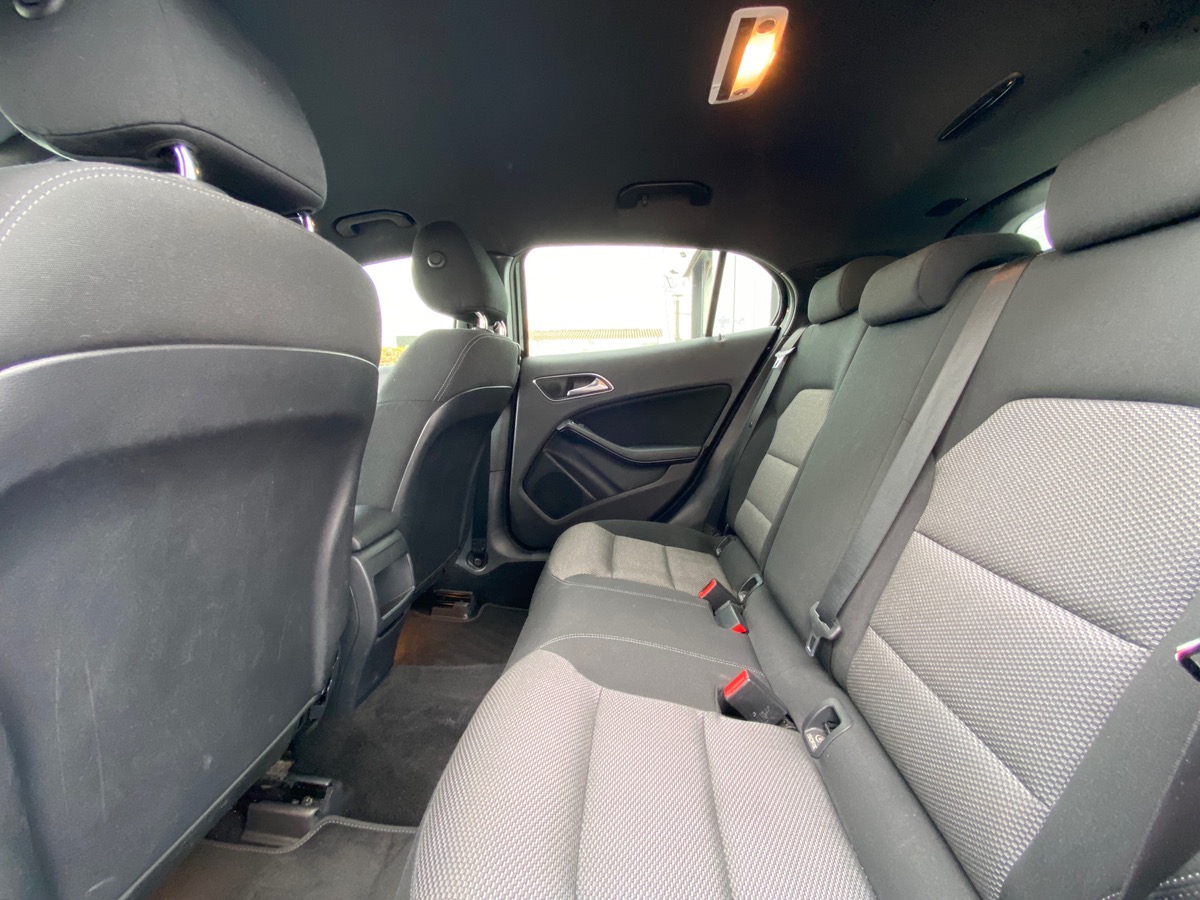 Mercedes-Benz GLA* 180 PHASE 2 1.6 122 INTUITION c