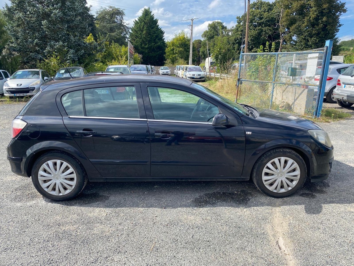 Opel Astra 1.9 cdti 120cv  231193km cosmo
