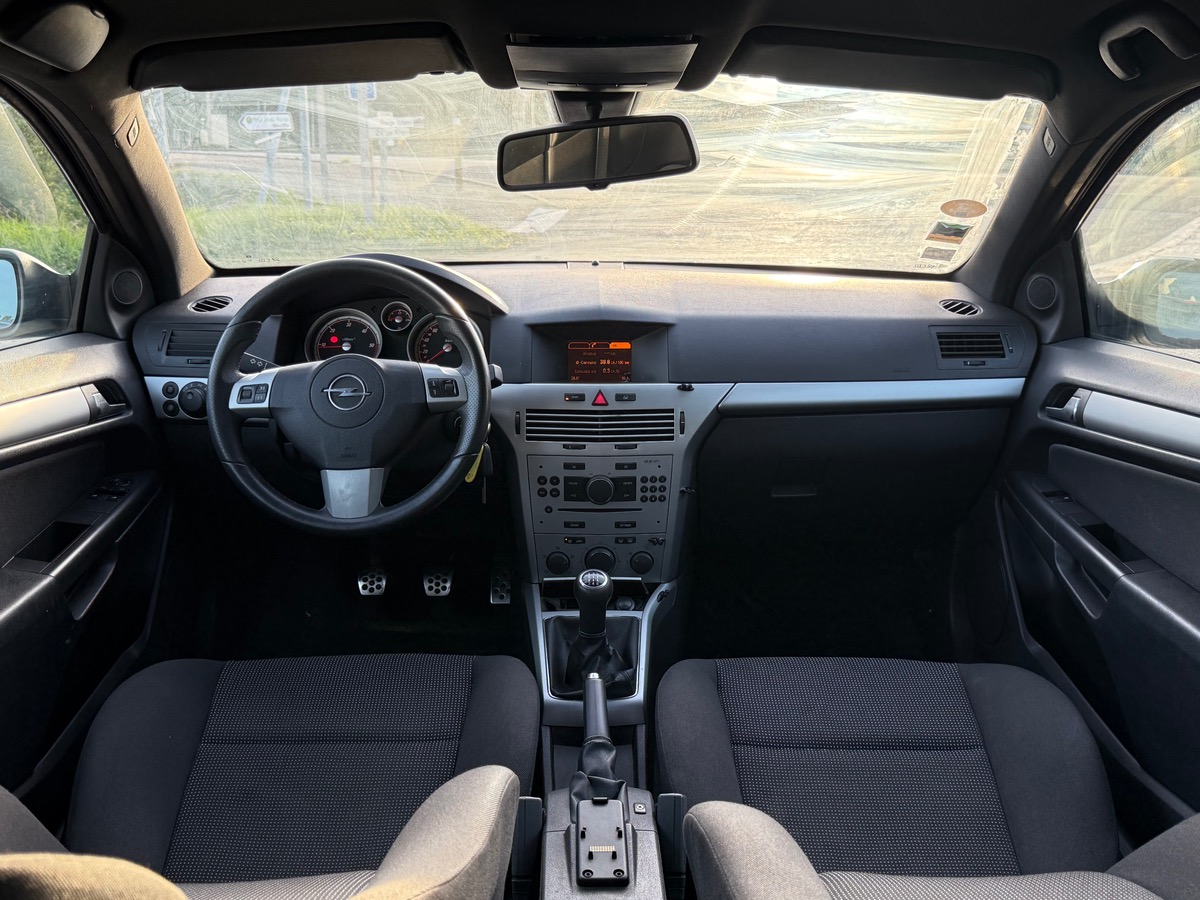 Opel Astra GTC 1.7 CDTI 100 CH / SPORT / DISTRIBUTION NEUF SUR FACTURE