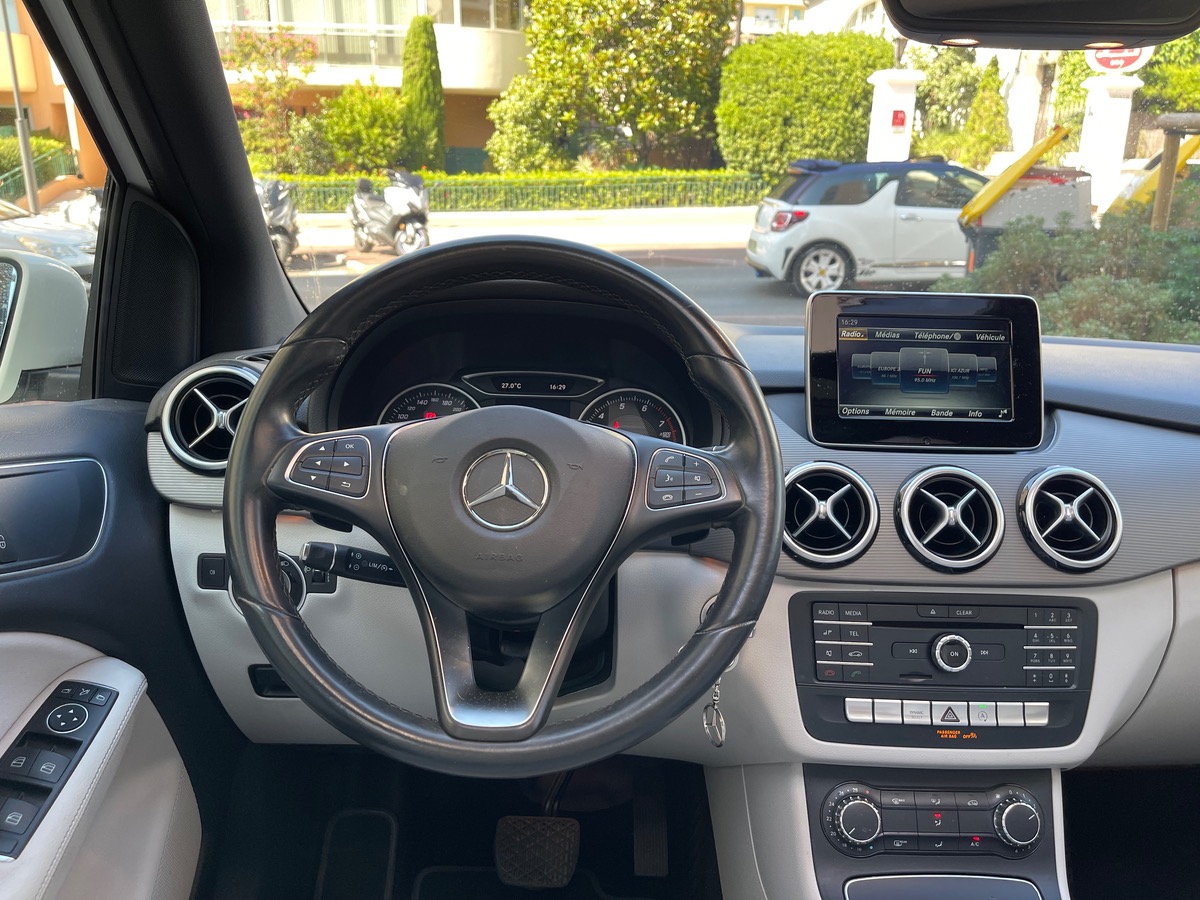 Mercedes Benz CLASSE B 200 1.6 i 156 CV / Toit Ouvrant / Phase 2 / Intérieur Beige / Caméra