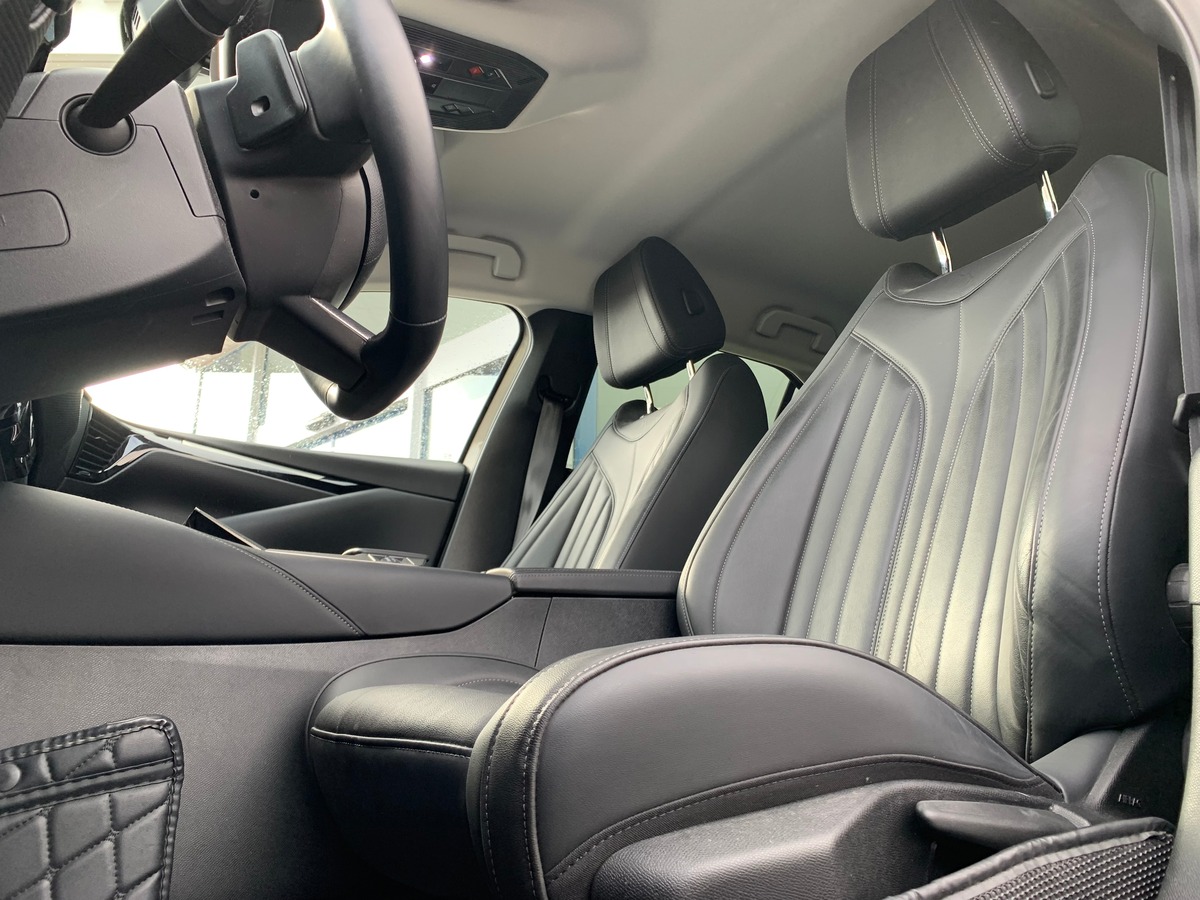 Citroën DS4 225 | Rivoli | Caméra 360° | Apple car Play | Régulateur de vitesse adaptatif | Attelage