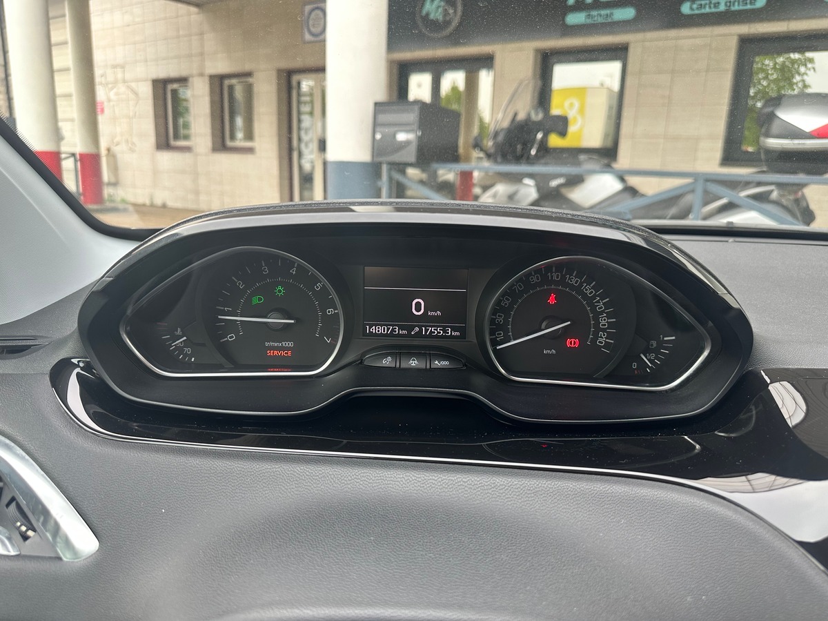Peugeot 208 Allure 5 Portes 1.2 VTi 82 cv Distribution OK