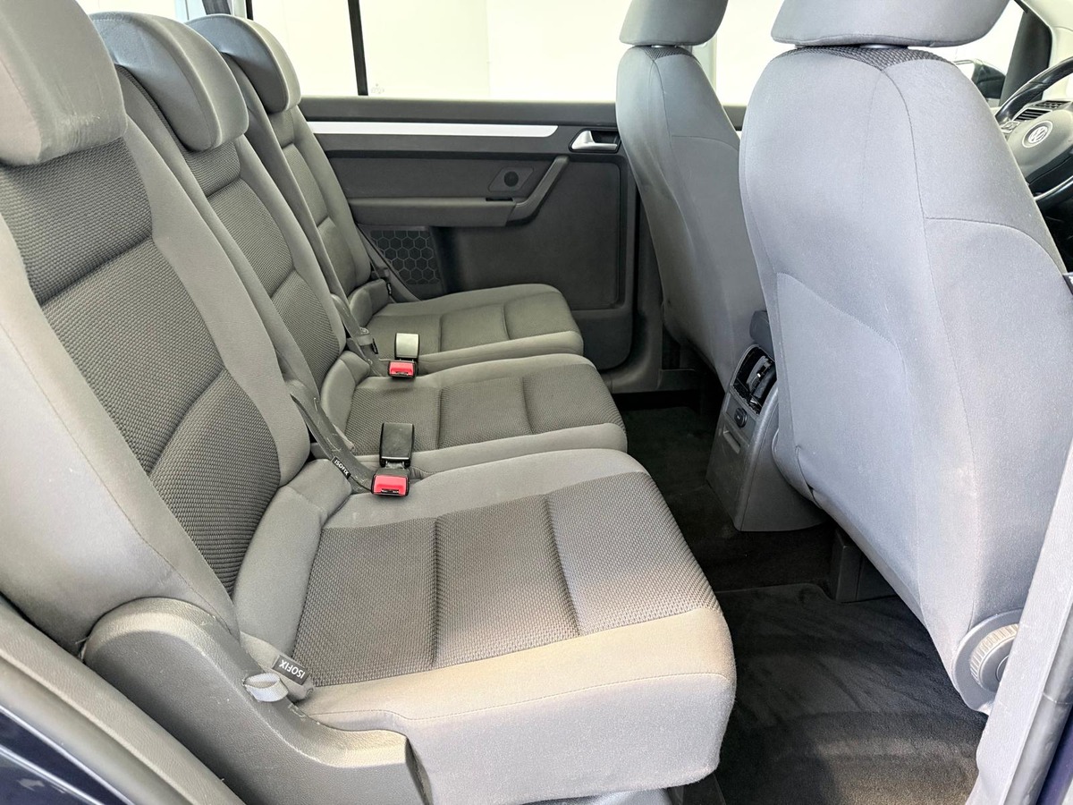 Volkswagen Touran 1.6 TDI 105  TRENDLINE 7 PLACES  PREMIERE MAIN