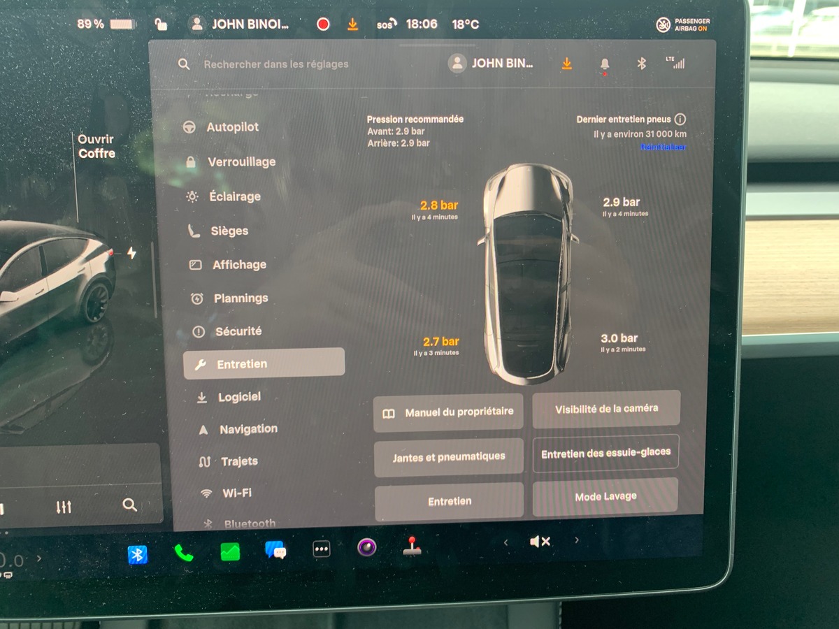 Tesla Model Y 275 chevaux | Premiére MAIN | Standard | Toit panoramique | Cuir | Siéges électriques