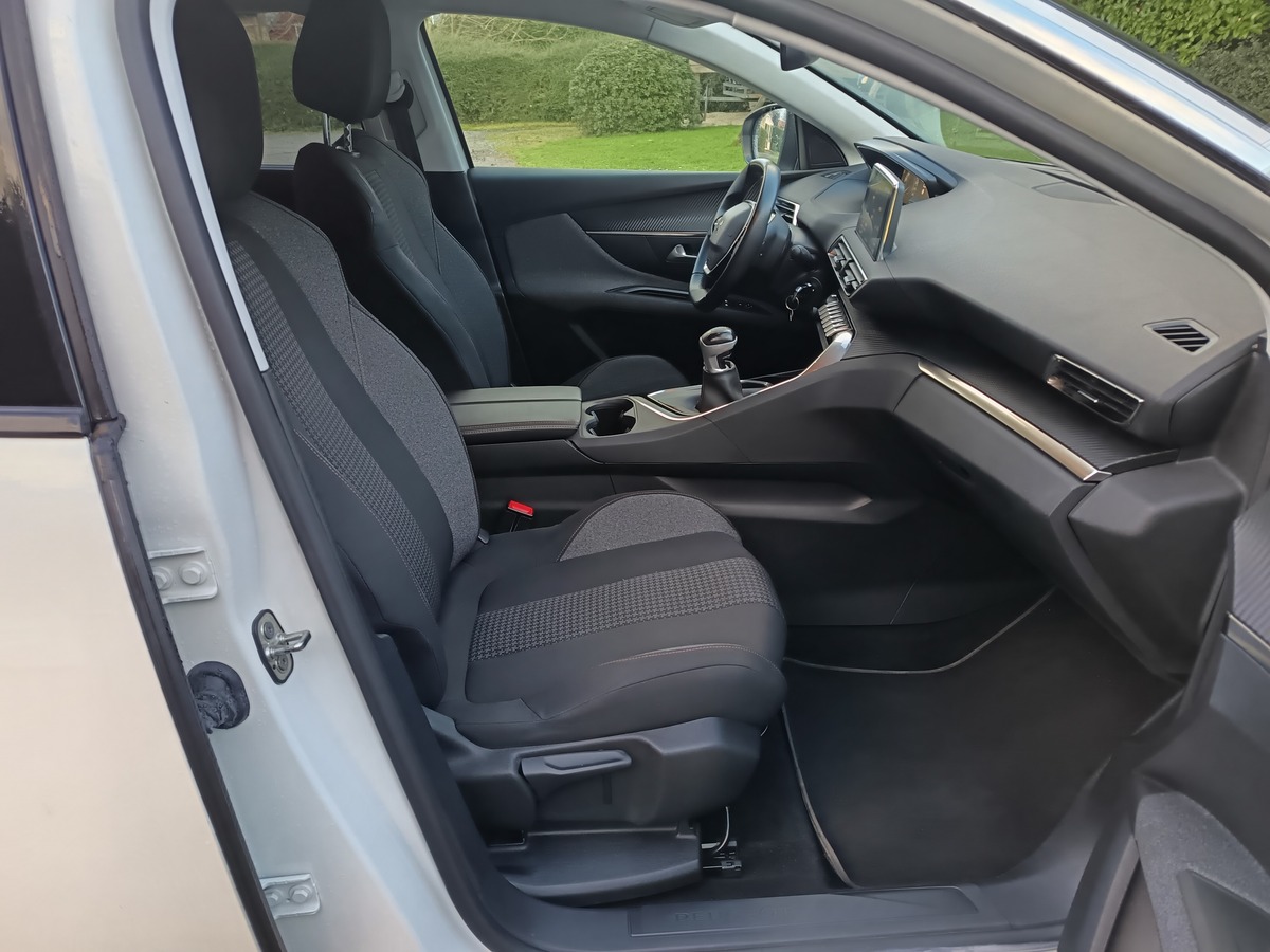 Peugeot 5008 1.5L HDI130 CH ACTIVE BUSINESS Gtie 6 mois