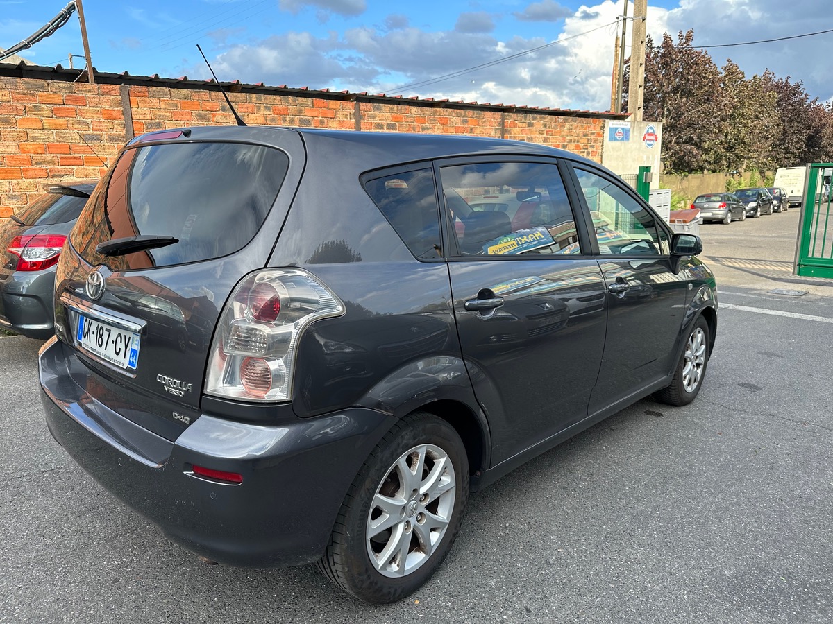 Toyota Verso 2.0 D-4D 136 CV 4X san frais 