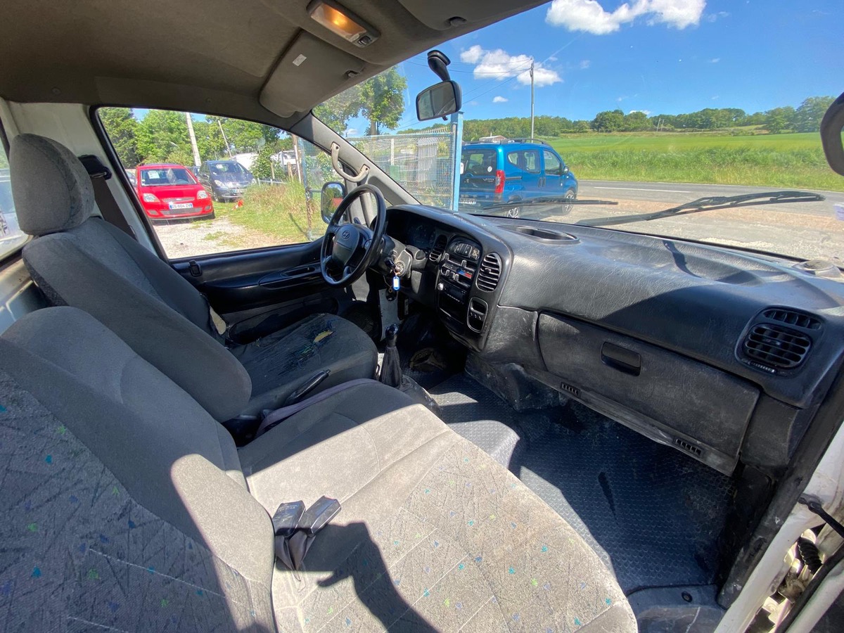 Hyundai DIVERS H200 benne 2.5 td 100cv / roue jumelées