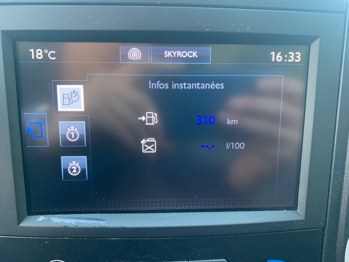Peugeot Partner 90 chevaux | Régulateur de vitesse | Apple car play | GPS | Climatisation | 3 Places