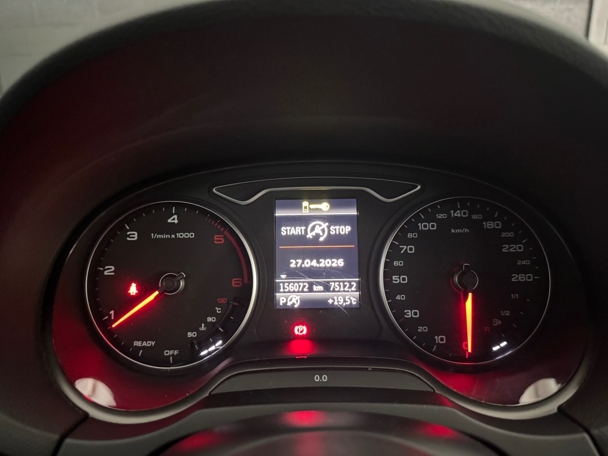 Audi A3 1.6 tdi S tronic / Xénons / Radar de stationnement Av Ar