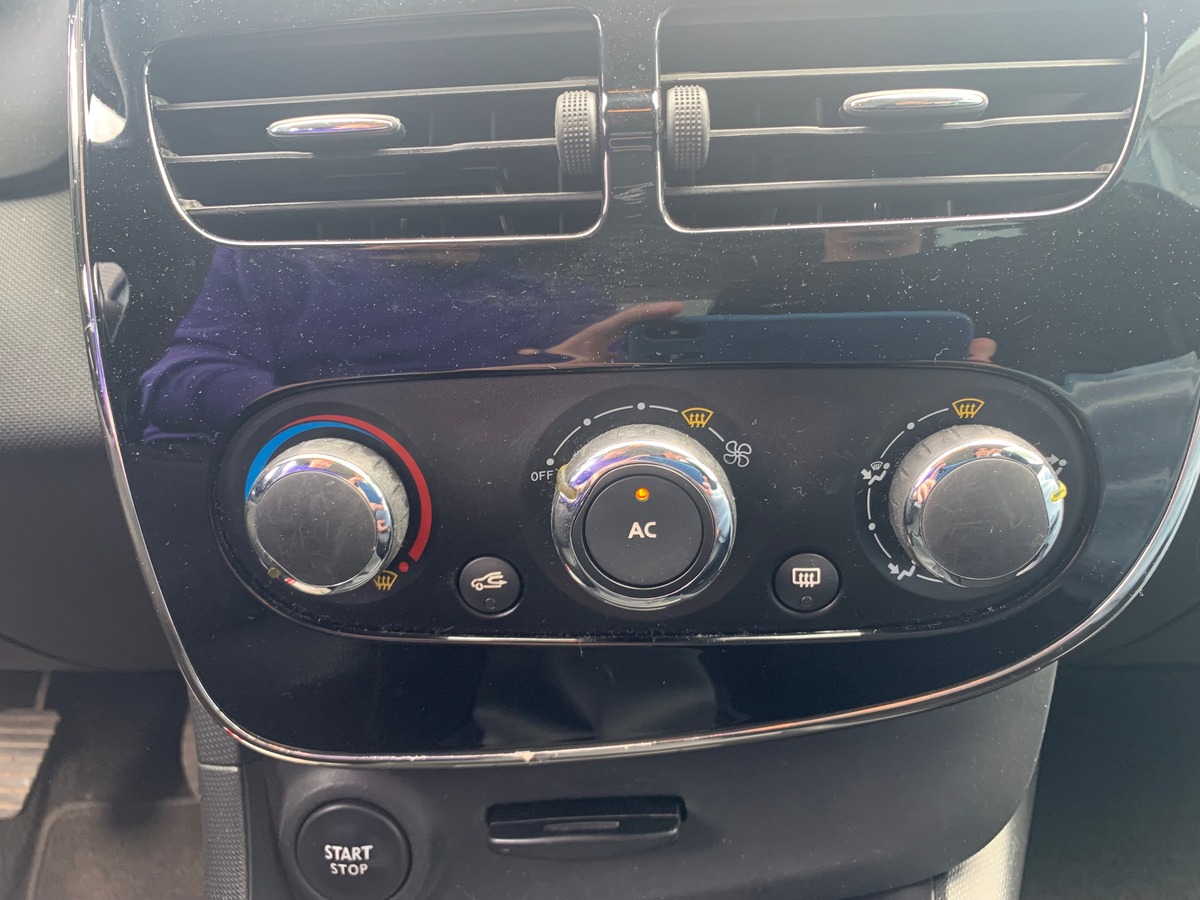 RENAULT Clio IV 75 ch | Air Medianav | 2 Places | Régulateur de vitesse | Climatisation | Bluetooth