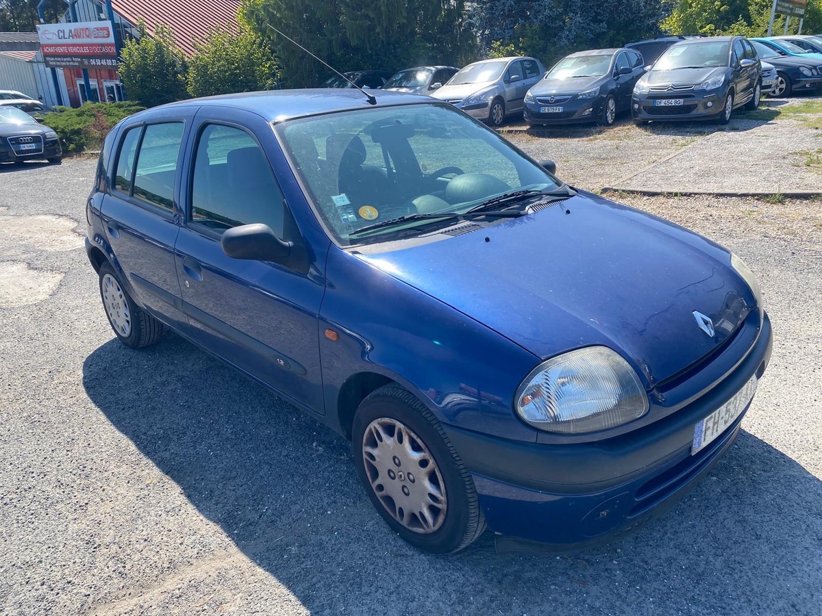 RENAULT Clio 2 1.2i 60cv 135000km d’origine 