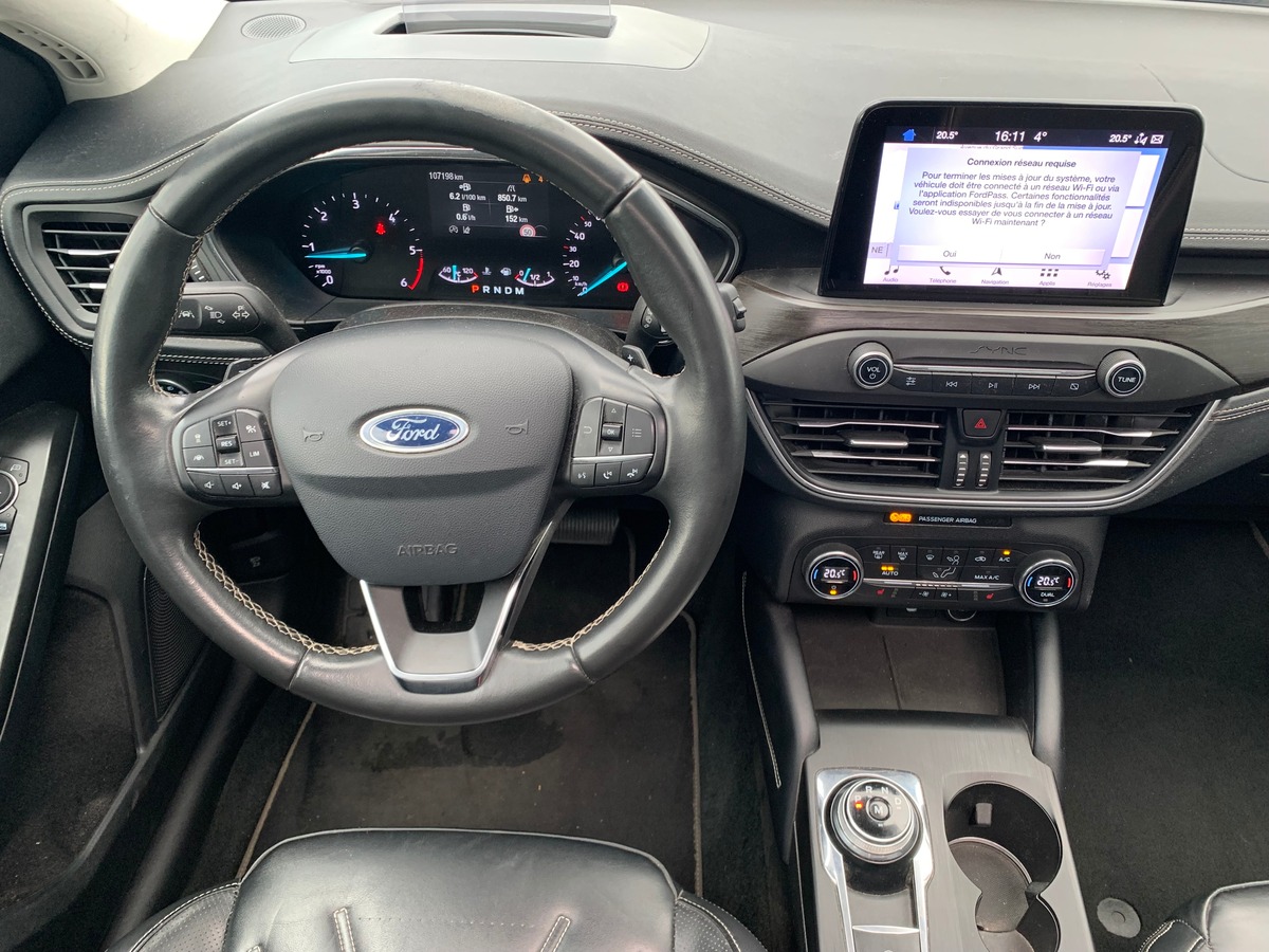 Ford FOCUS SW 120 ch | Vignale | Toit ouvrant panoramique | Apple car play Android auto | Attelage