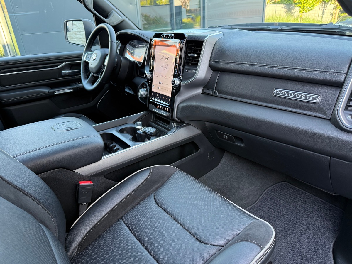 Dodge RAM 1500 LARAMIE SPORT NIGHT EDITION 402 CH / TVA / CARNET / 21663 KMS