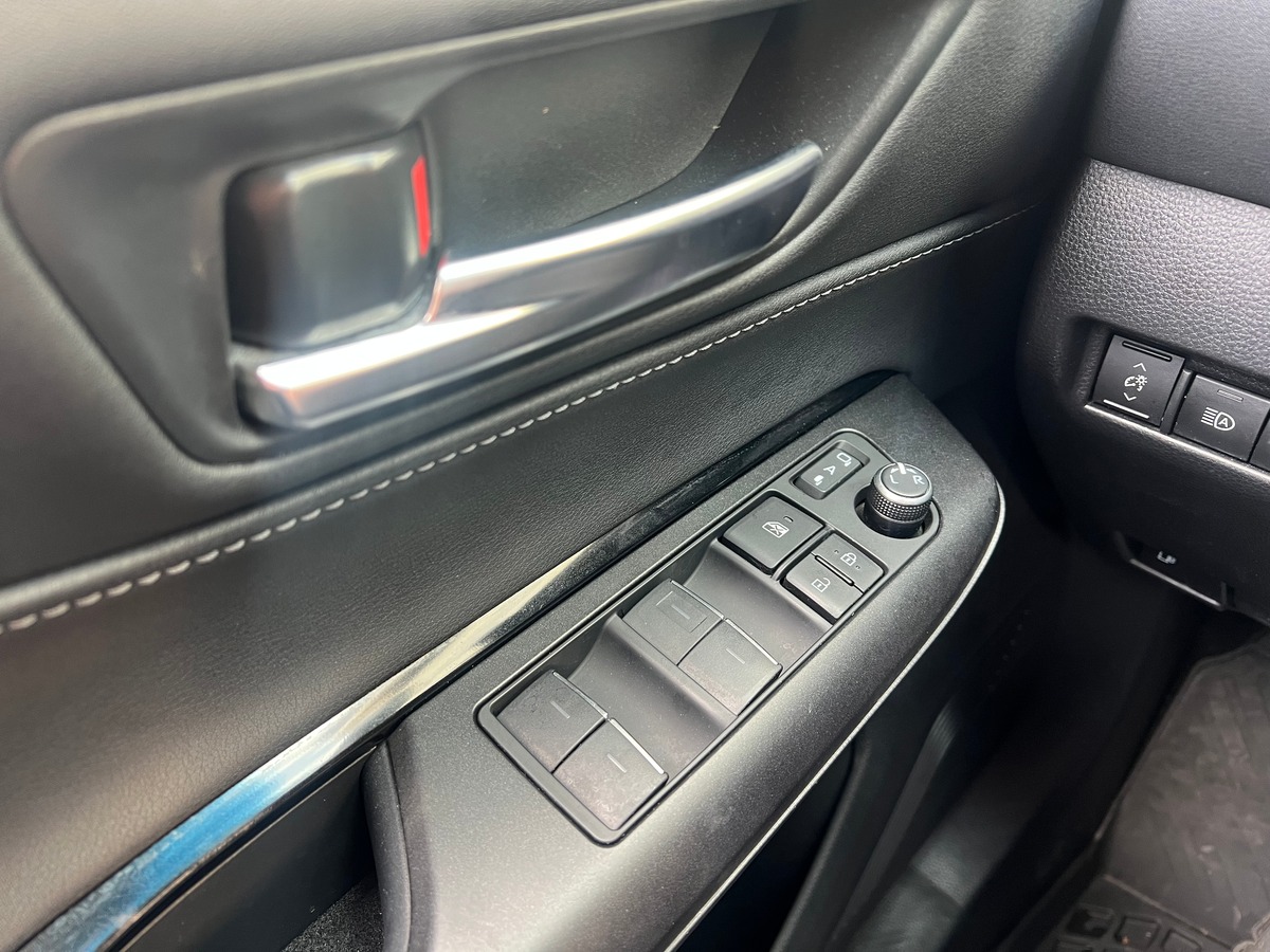 Toyota RAV4 Toyota Venza Hybrid 2.5l 222ch - équivalent RAV4 - sièges chauffants / caméra de recul