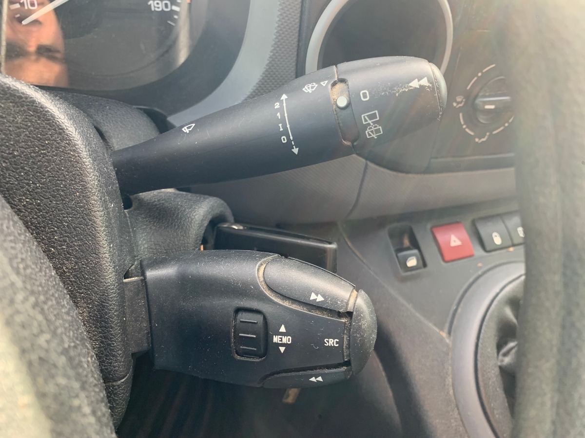 Peugeot Partner 100 ch | 5 Places | GPS | Climatisation | Attelage | Roue secours | Apple car play