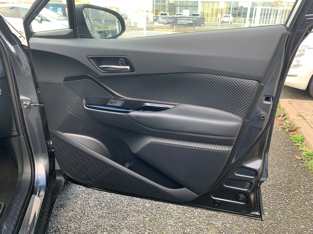 Toyota C-HR 184 ch | Attelage | GPS | Radio JBL | Caméra recul | Radar stationnement arriére, avant