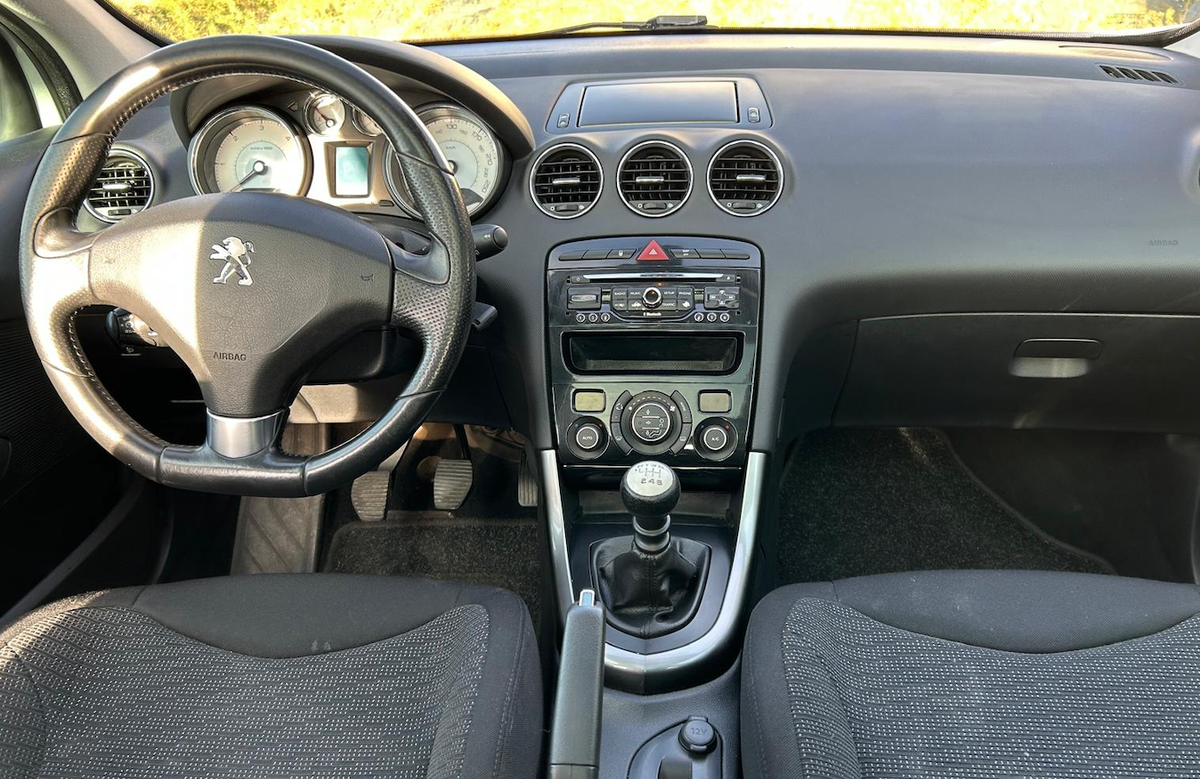 Peugeot 308 eHDI 1.6 (112 ch)