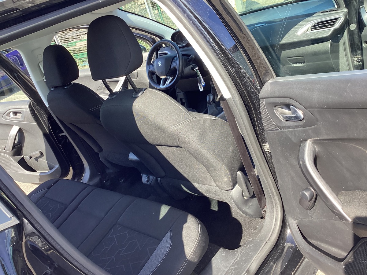 Peugeot 2008 Blue HDi 100 CV Active