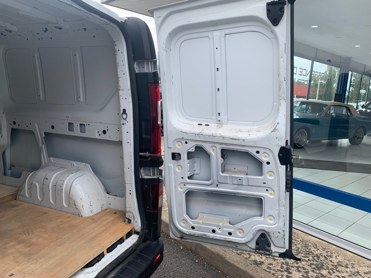 RENAULT Trafic 95 chevaux | 3 Places | Régulateur de vitesse | GPS | Climatisation | Bluetooth