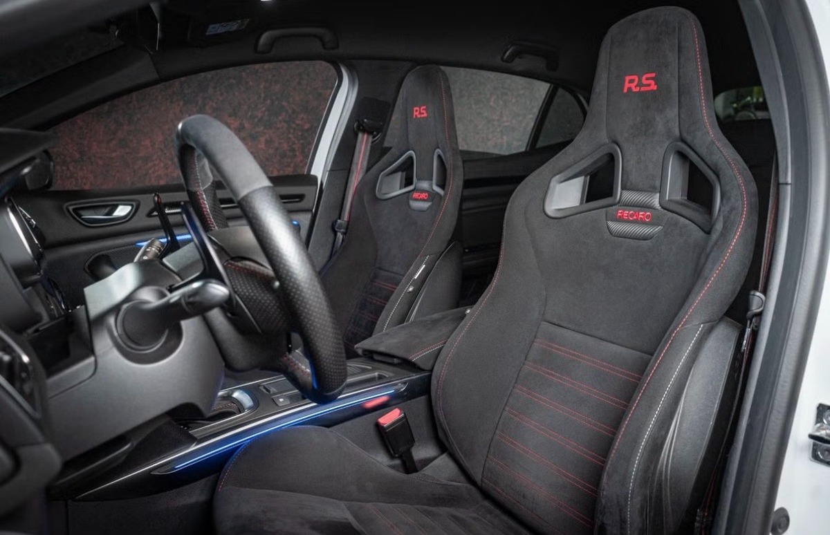 RENAULT Megane IV RS TROPHY RECARO