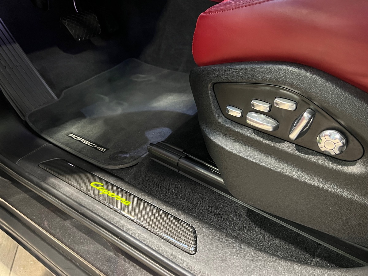Porsche Cayenne Coupé III E-HYBRID 3.0 V6 462 PDK8 FR Carbone int/ext  - Burmester