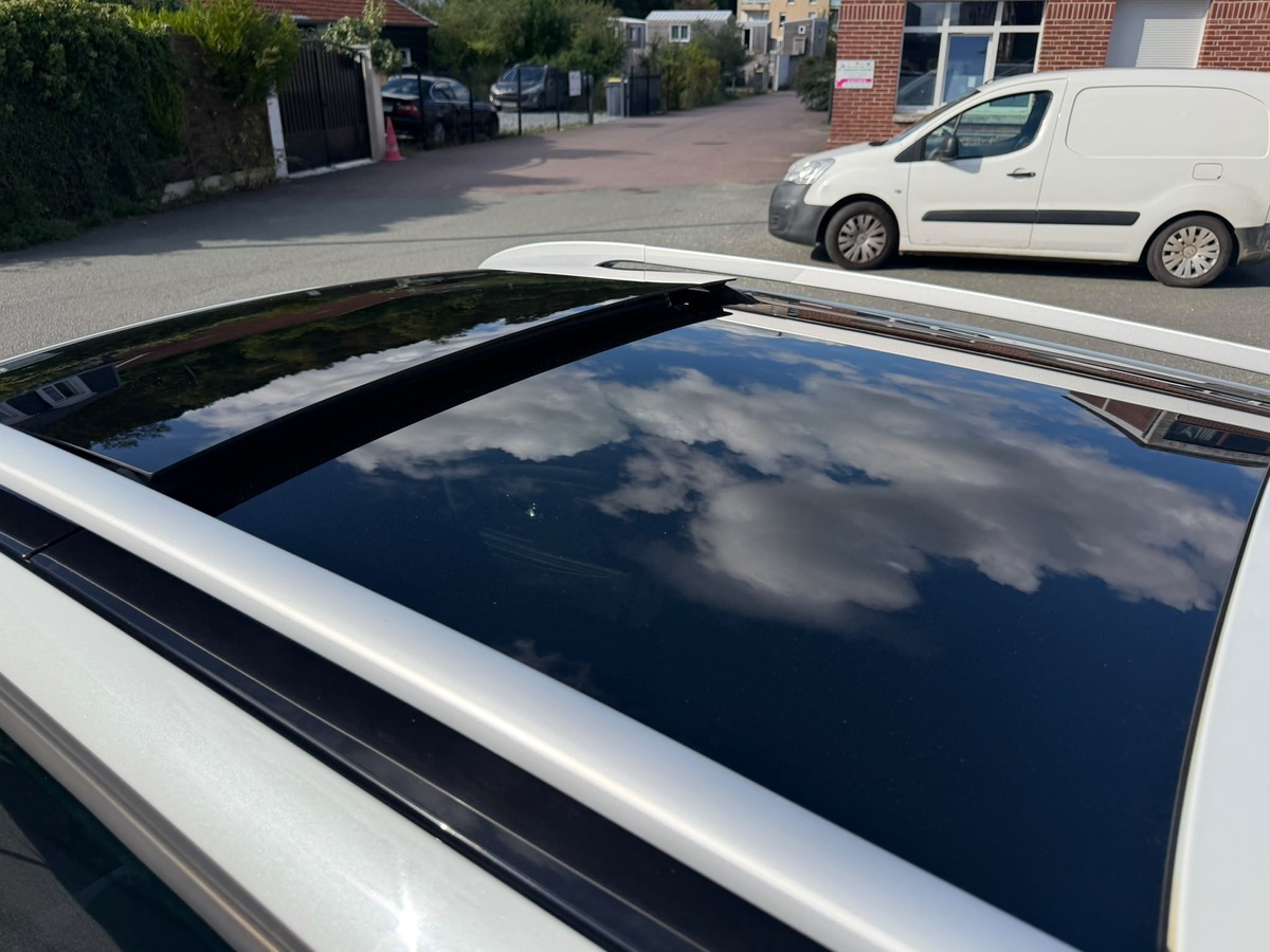 RENAULT Megane III Estate 1.5 dCi BOSE Edition-Crochet d'attelage - Distribution neuve- Garantie