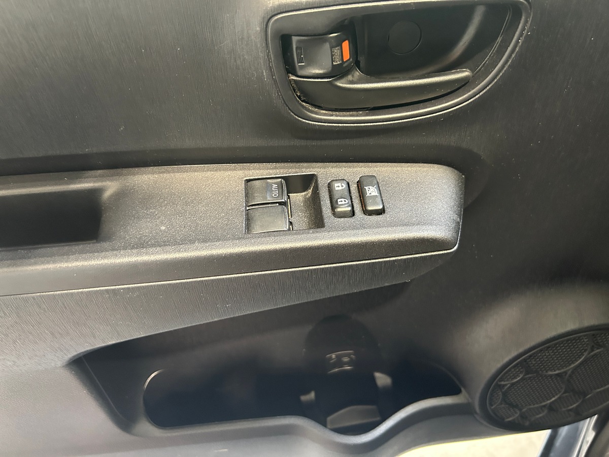 Toyota Yaris 1.0 VVTi 12V 69 cv - MOTEUR À CHAINE - VIDANGE ET CT OK - GARANTIE